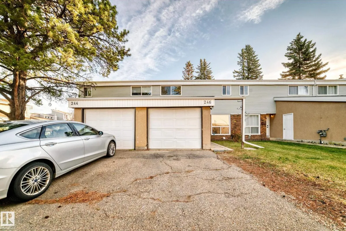 246 Grandin VG exterior