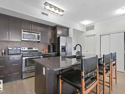 #408 11203 103A AV NW photo 8