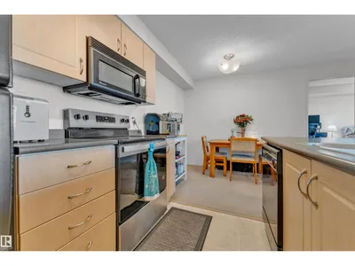 #305 13907 136 ST NW photo 13
