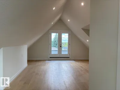 7928 97 AV NW photo 35