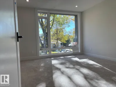 7928 97 AV NW photo 23