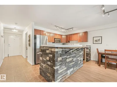 #209 1589 GLASTONBURY BV NW photo 14