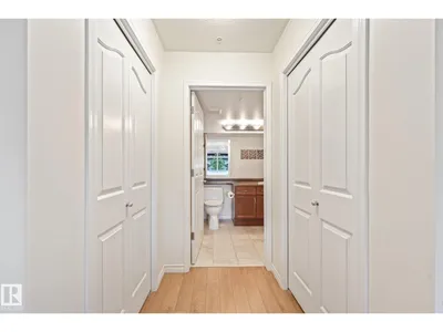 #209 1589 GLASTONBURY BV NW photo 19