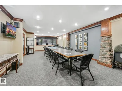 #209 1589 GLASTONBURY BV NW photo 34