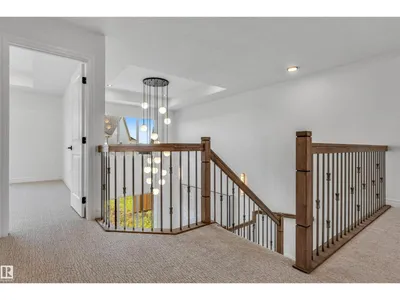 19420 25 St NW photo 20