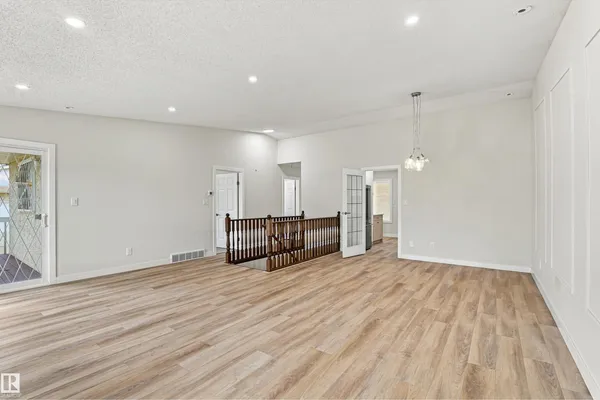 #21 9375 172 ST NW photo 2
