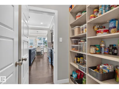 4017 171A AV NW photo 20