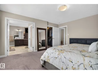 4017 171A AV NW photo 28