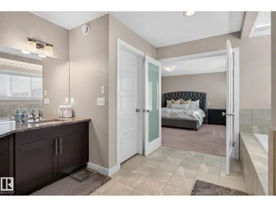 4017 171A AV NW photo 33
