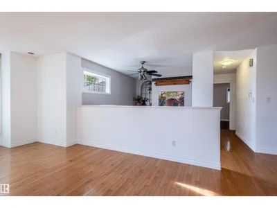 4909 57 AV photo 10