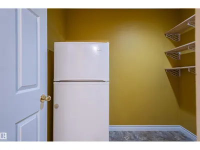 4909 57 AV photo 54