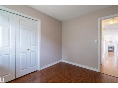 4909 57 AV photo 35