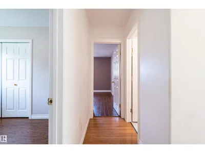 4909 57 AV photo 33