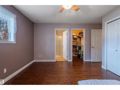 4909 57 AV photo 41
