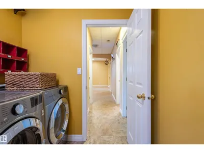 4909 57 AV photo 63