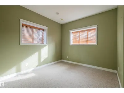 4909 57 AV photo 64