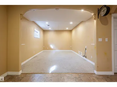 4909 57 AV photo 51
