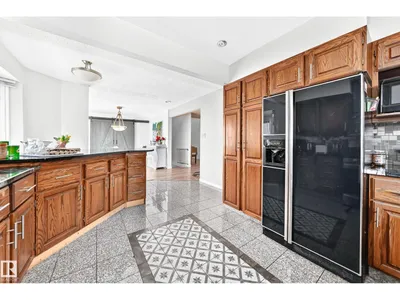 92 HOWSON CR NW photo 17