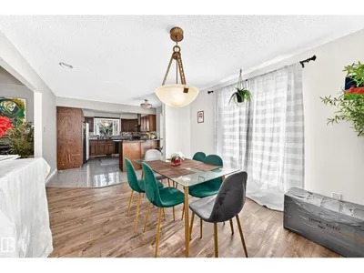 92 HOWSON CR NW photo 25