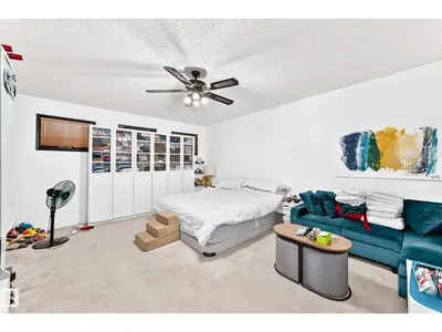 92 HOWSON CR NW photo 38