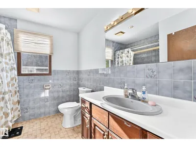 92 HOWSON CR NW photo 49