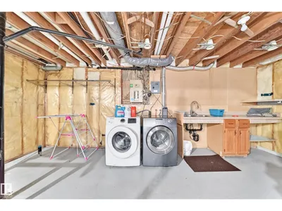 92 HOWSON CR NW photo 50