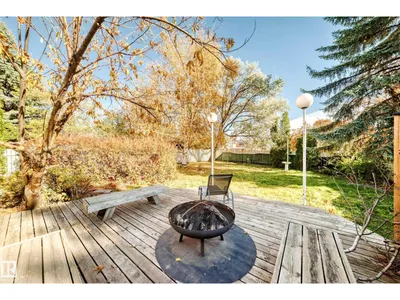 92 HOWSON CR NW photo 56