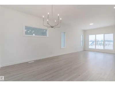 1250 MCLEOD AV photo 8