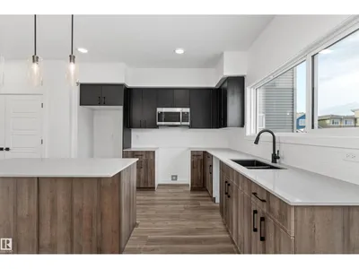 1216 MCLEOD AV photo 10