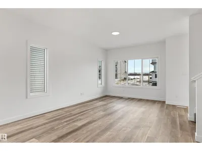 1216 MCLEOD AV photo 7