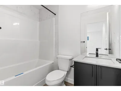 1216 MCLEOD AV photo 36