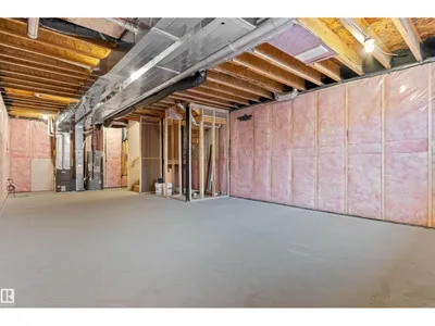 1216 MCLEOD AV photo 40