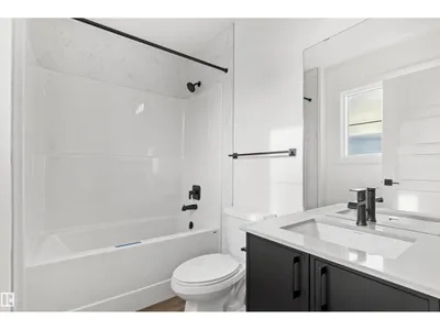 1216 MCLEOD AV photo 27