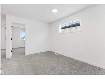 1216 MCLEOD AV photo 30