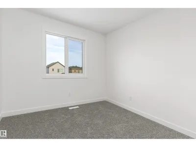 1216 MCLEOD AV photo 32