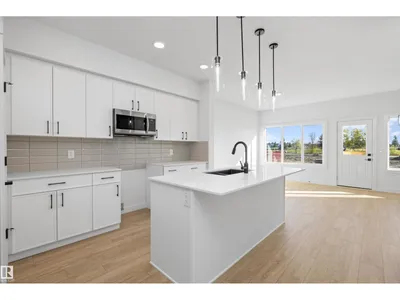 4207 63 ST photo 8