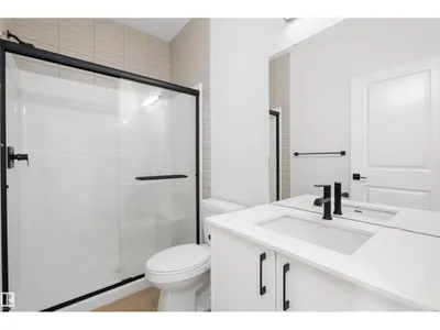 4207 63 ST photo 7