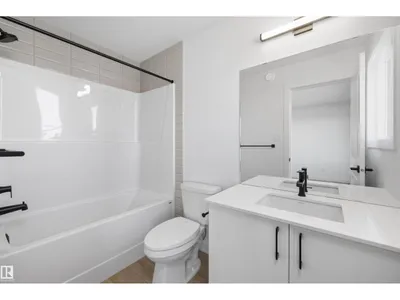 4207 63 ST photo 34