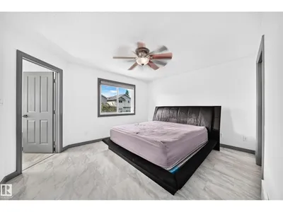1549 37C AV NW photo 23