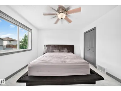 1549 37C AV NW photo 24
