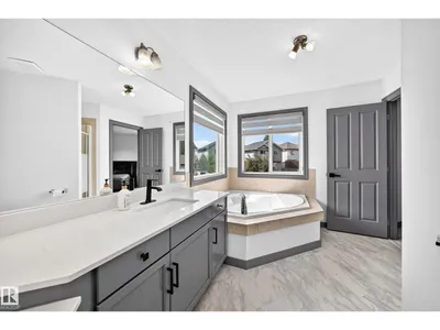 1549 37C AV NW photo 30