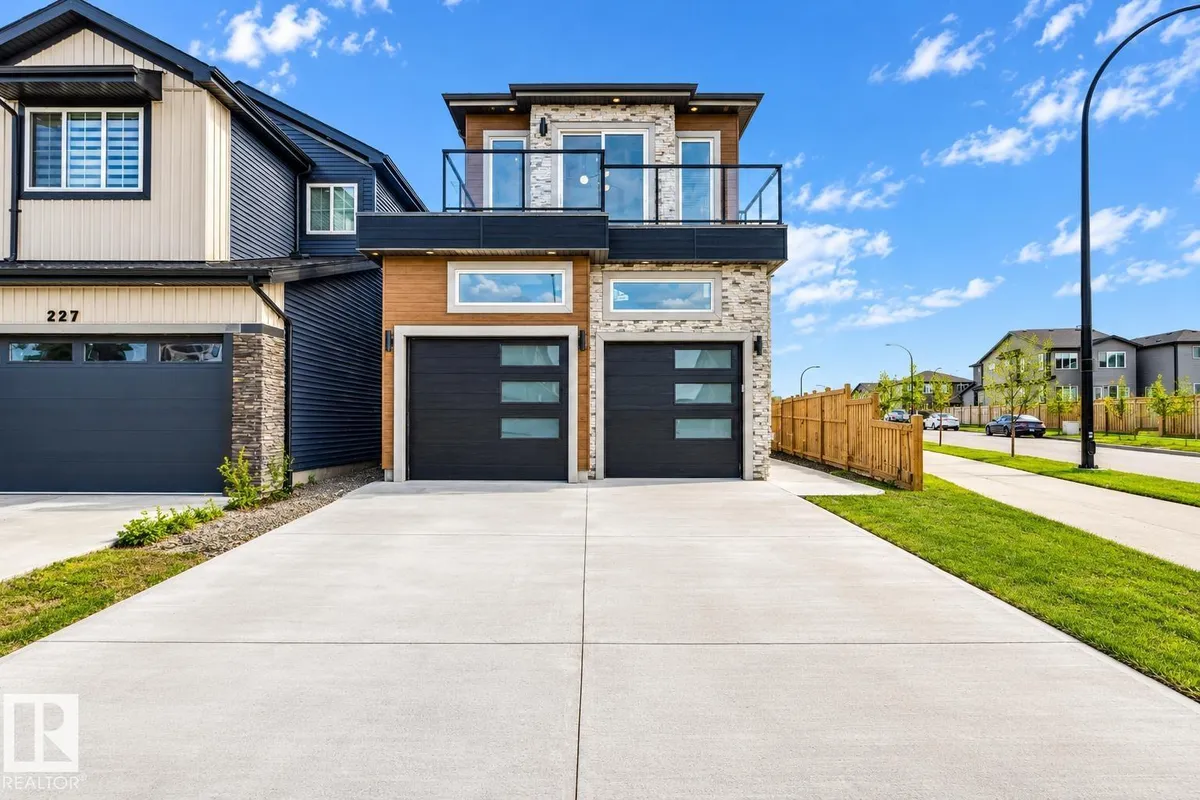 231 28 ST SW exterior