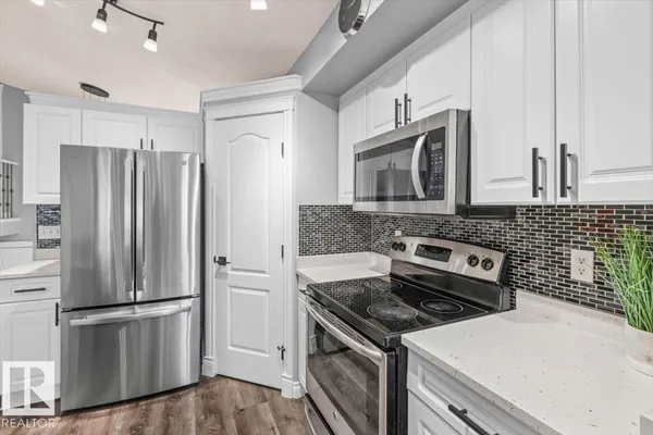 15420 44 ST NW photo 3
