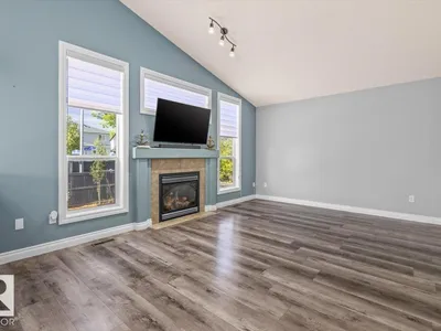 15420 44 ST NW photo 12