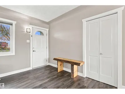 5312 101 AV NW photo 4