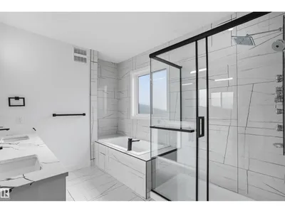 2159 1 AV SW photo 30