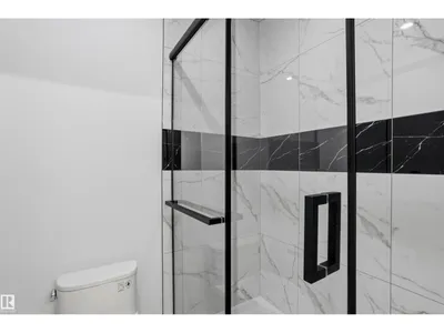 2159 1 AV SW photo 40