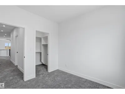 2159 1 AV SW photo 44
