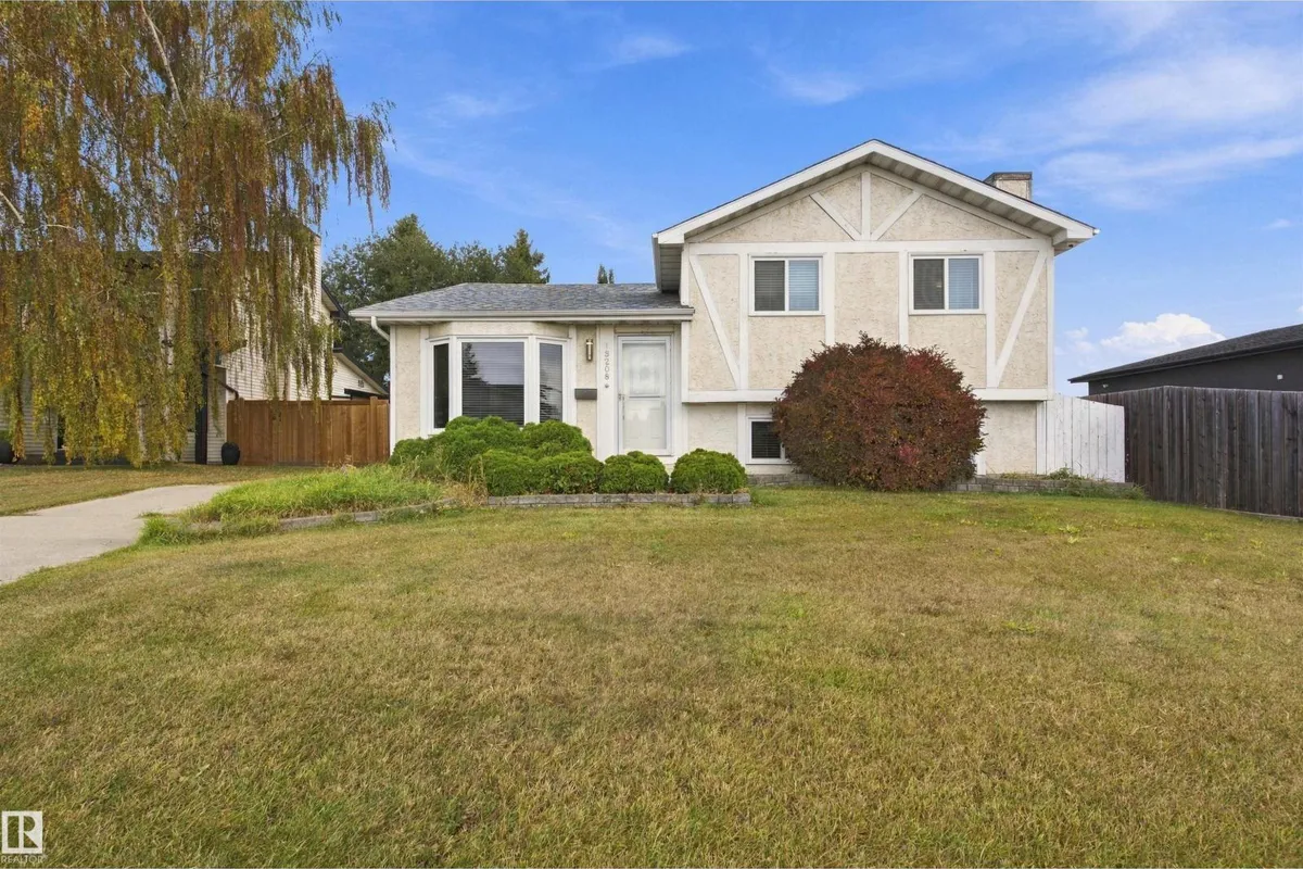 18208 99 AV NW exterior