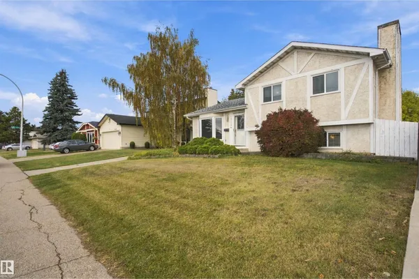 18208 99 AV NW photo 3